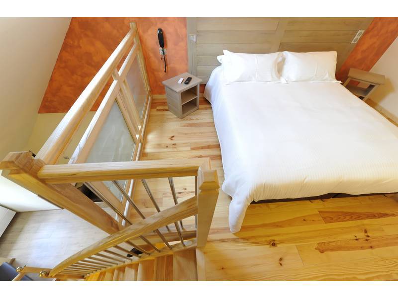 Logis Hotel Restaurant Les 2 Rives - A75, En Bordure De Riviere Банассак Экстерьер фото