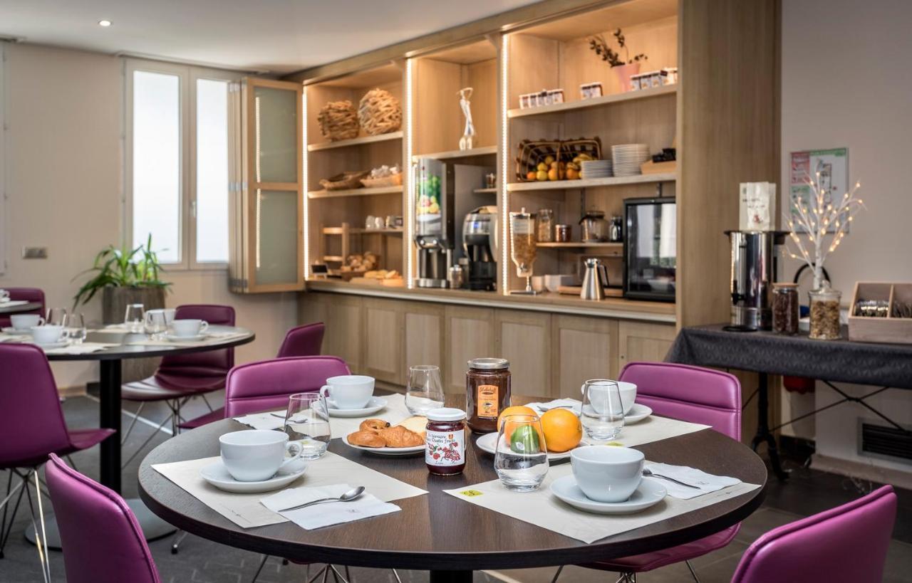 Logis Hotel Restaurant Les 2 Rives - A75, En Bordure De Riviere Банассак Экстерьер фото
