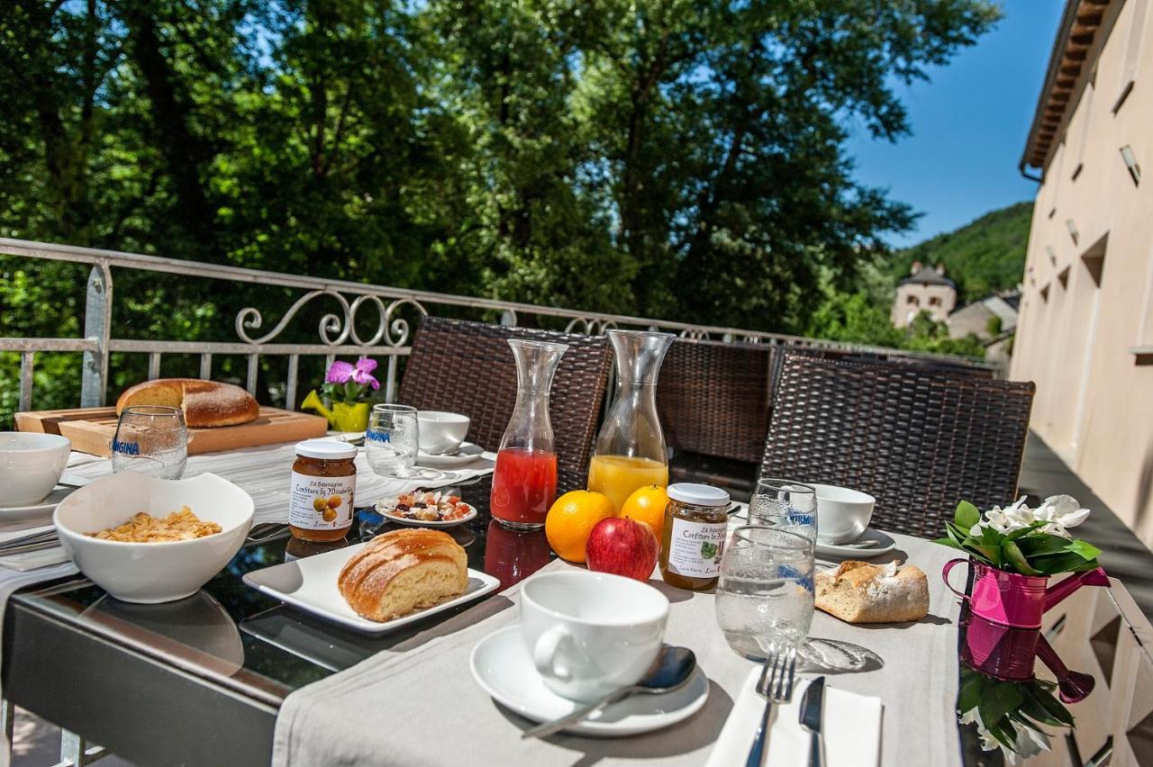 Logis Hotel Restaurant Les 2 Rives - A75, En Bordure De Riviere Банассак Экстерьер фото